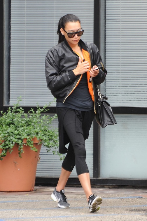 naya-rivera-out-and-about-in-los-feliz-05-09-2017_2.jpg